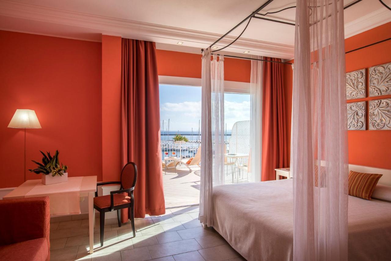 Lu' Hotel Riviera Carloforte  Exterior photo